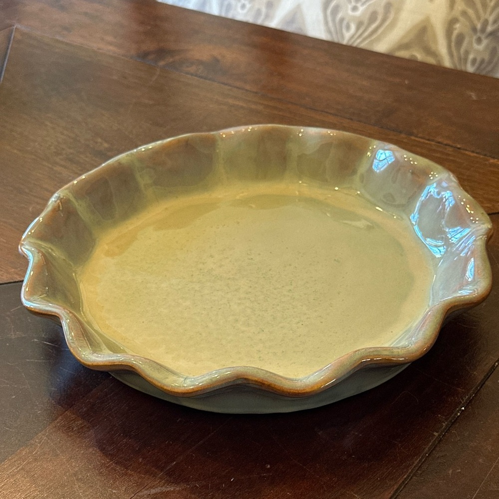Brand New TERRAIN Pottery Wave Ruffle Edge Dish Tray Round Tan 10 1/2”